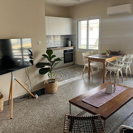 Mz Apartment Néa Péramos Bagian luar foto